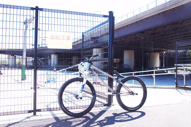 新横浜スケートパークとSHAKAバイク
