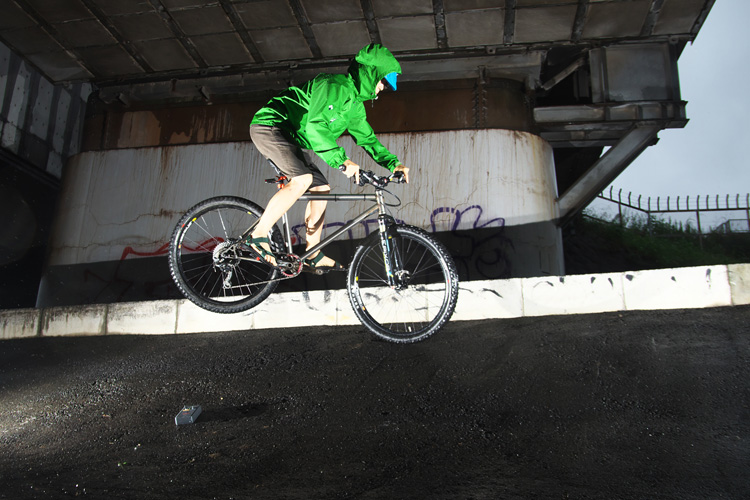 MTB マウンテンバイク YAMADORI 2nd 26 多摩川河原サイクリングロード 朝練バンクでノーズタップ nosetap