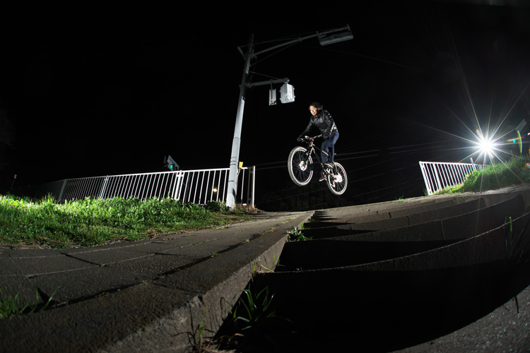 MTB マウンテンバイク YAMADORI 1st 26 多摩川河原サイクリングロード 土手バニーホップドロップ