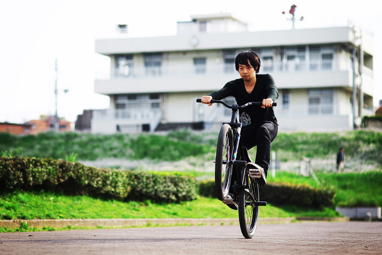 MTB マウンテンバイクSHAKA 多摩川河原サイクリングロード マニュアル練習