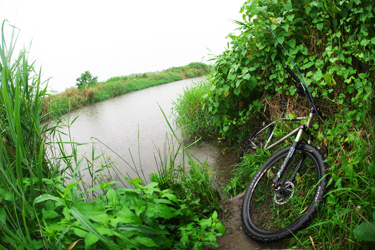 MTB マウンテンバイク YAMADORI 1st 26 多摩川河原サイクリングロード エサ釣り