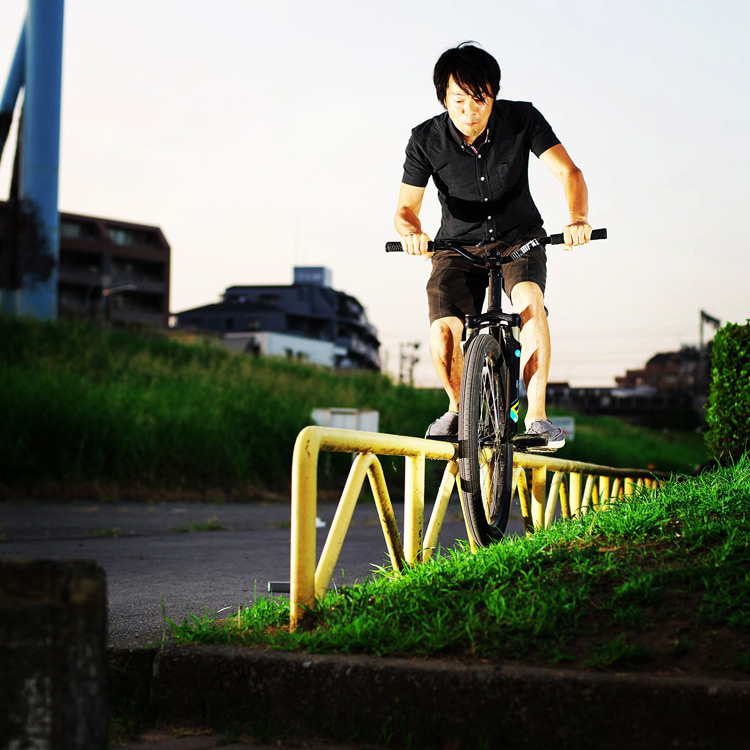 MTB マウンテンバイク SHAKA 多摩川河原サイクリングロード レールクリスクロスグラインド