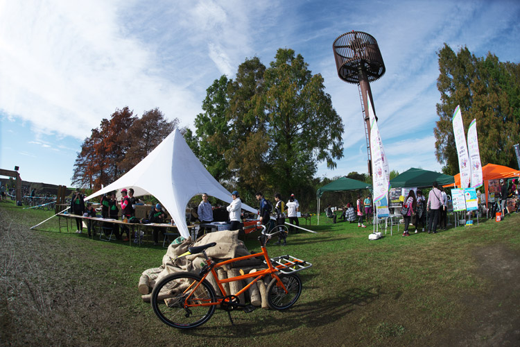 秋ヶ瀬のバイクロア5の管理本部テント