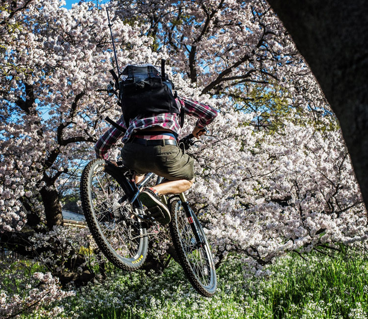 croMOZU275 3rd TEST多摩川河原サイクリングコース 桜の前で斜め刺しバニーホップ