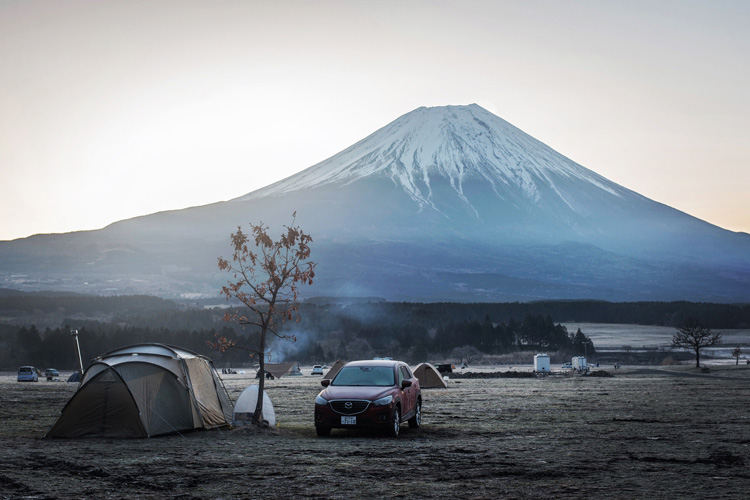 麓キャンプ場（ふもとっぱら）でオートキャンプ 朝の富士山