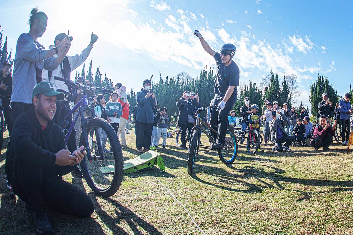 秋ヶ瀬の森バイクロア14 バイクロア BIKELORE MTB&TRIALショー TONE 太一君 フライオーバー