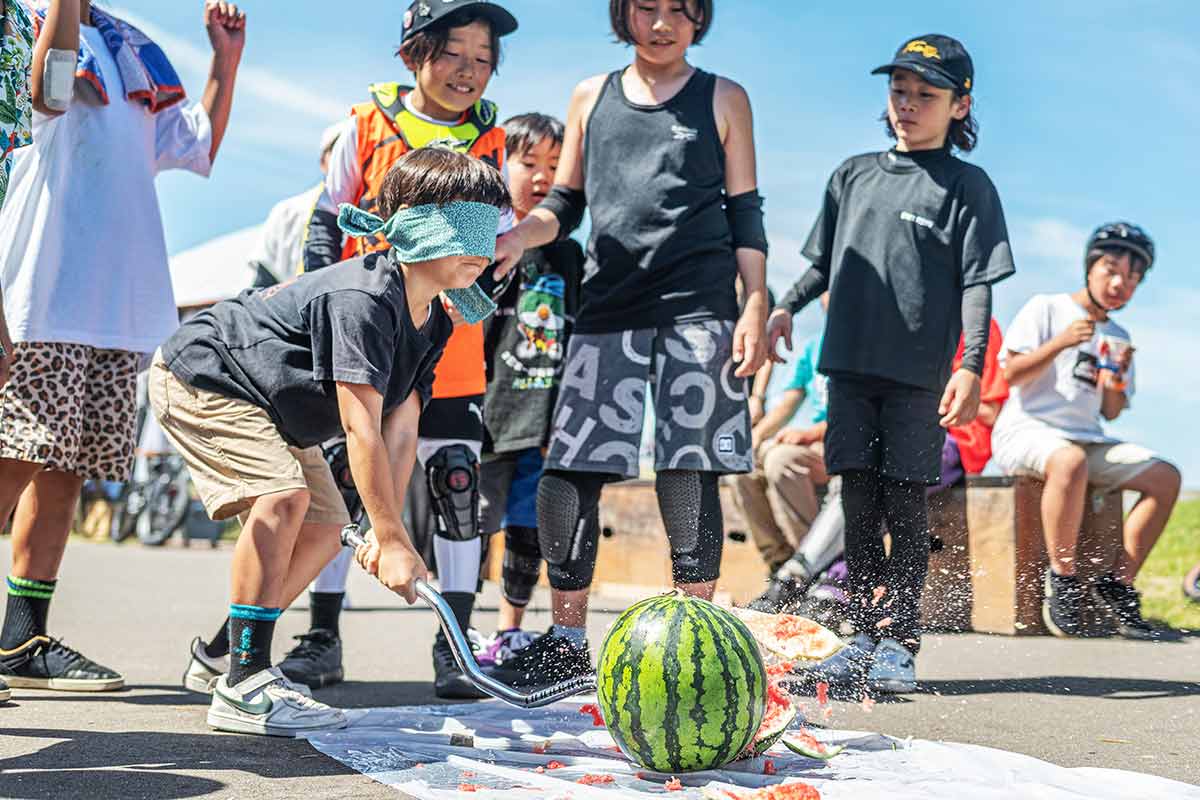 しんちパンプトラック フェスティバル2025 スイカ割り MURAMASA BAR