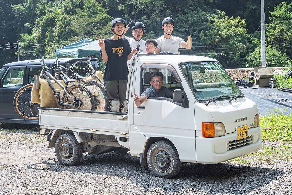 ムワンガ MWANGA WILD CLUB ダートジャンプJAM HAYABUSA croMOZU275