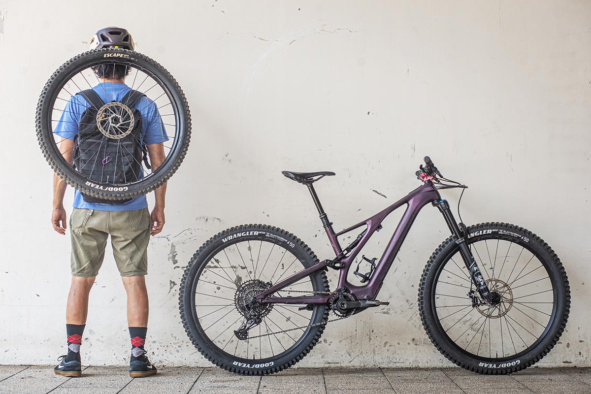 TB-BACKPACK Cordura SPECIALIZED Turbo Levo SL Comp Carbon GOODYEAR Wrangler MTF ElectricDrive Tubeless Complete