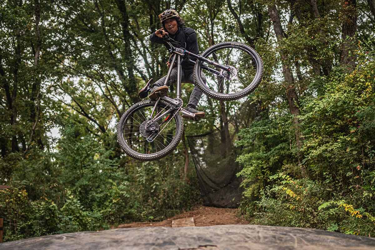 スマイルバイクパーク エアーバッグ croMOZU275 アンターンダウン