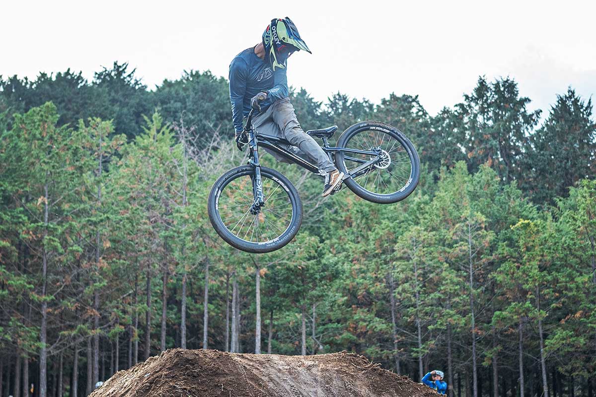 フォレストバイク FOREST MANIA フォレストマニア 2025 ハイクラス ウィップオフ リュウノスケ