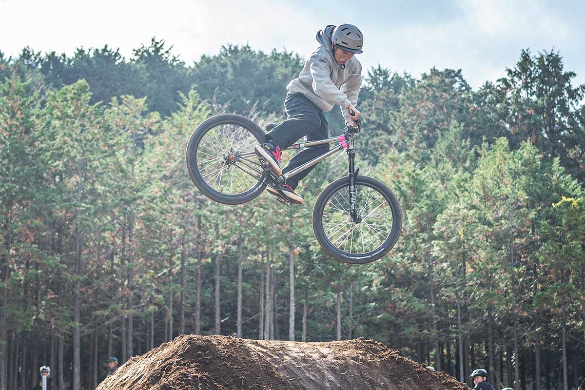 フォレストバイク FOREST MANIA フォレストマニア 2025 ハイクラス ウィップオフ カイト HAYABUSA