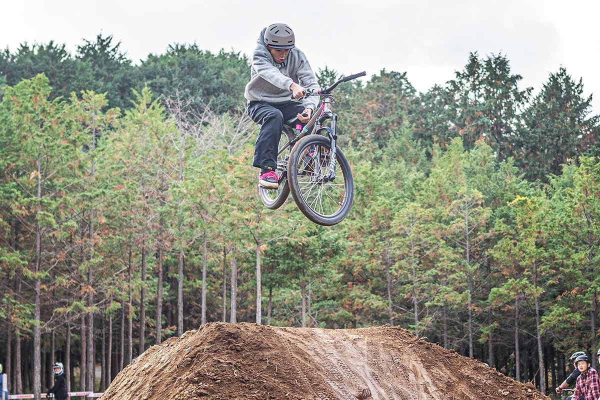 フォレストバイク FOREST MANIA フォレストマニア 2025 ハイクラス トリックコンテスト カイト HAYABUSA