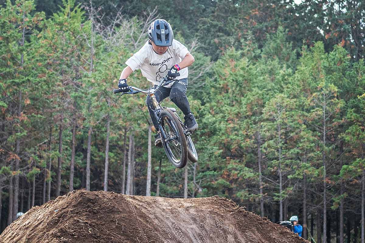 フォレストバイク FOREST MANIA フォレストマニア 2025 ハイクラス ウィップオフ エハル koMOZU