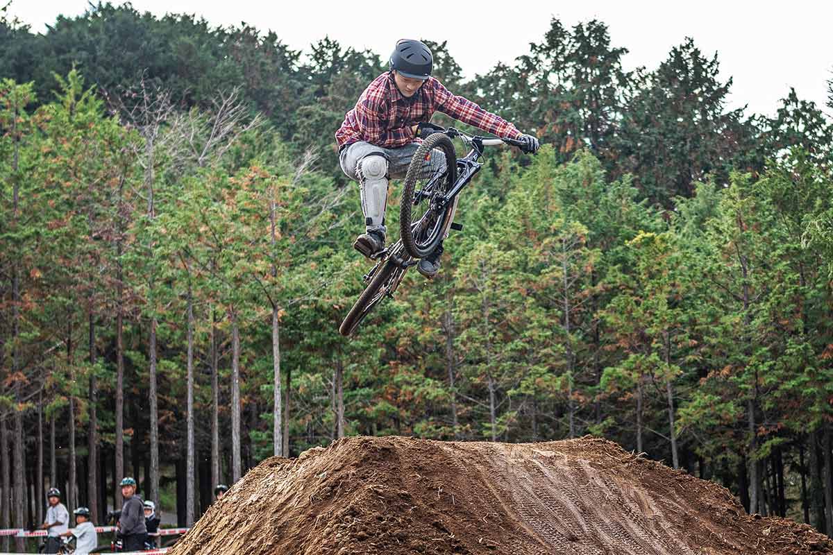 フォレストバイク FOREST MANIA フォレストマニア 2025 ハイクラス トリックコンテスト リュウ HAYABUSA