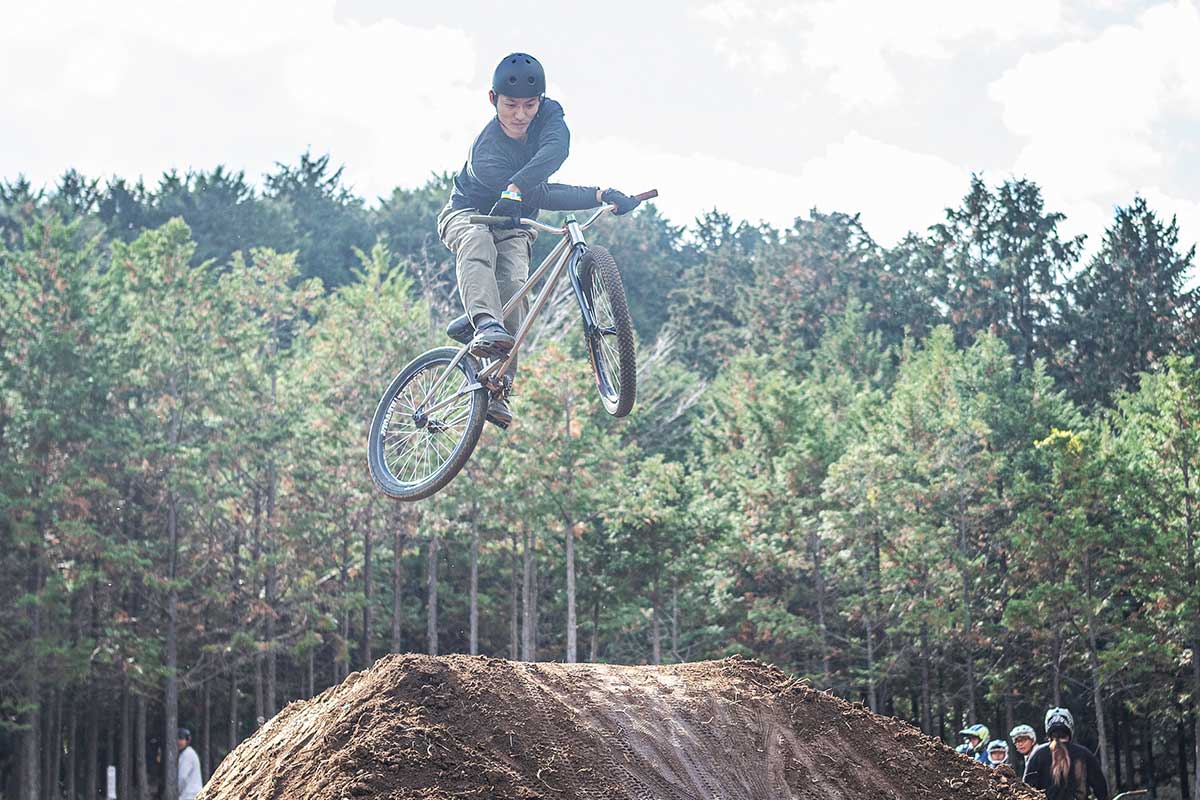 フォレストバイク FOREST MANIA フォレストマニア 2025 ハイクラス トリックコンテスト AKIRA SHAKA24