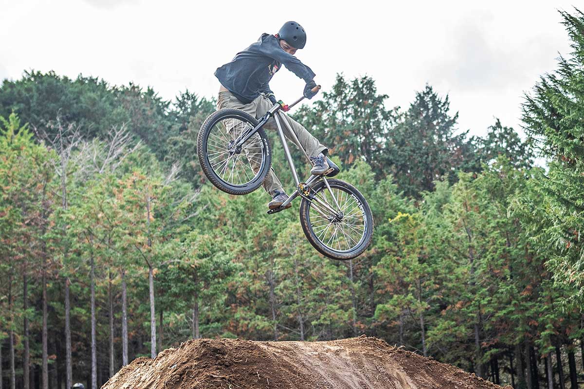 フォレストバイク FOREST MANIA フォレストマニア 2025 ハイクラス トリックコンテスト AKIRA SHAKA24