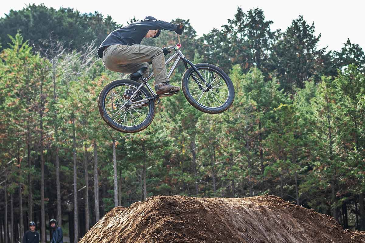 フォレストバイク FOREST MANIA フォレストマニア 2025 ハイクラス トリックコンテスト AKIRA SHAKA24