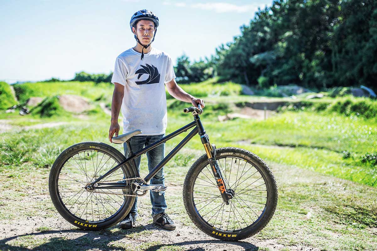 幕張 Shara シャラ君 akaMOZU