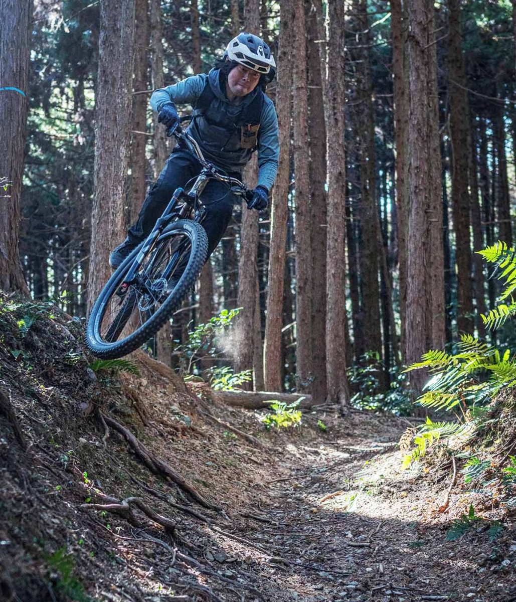 サタジュク トレイル croMOZU275