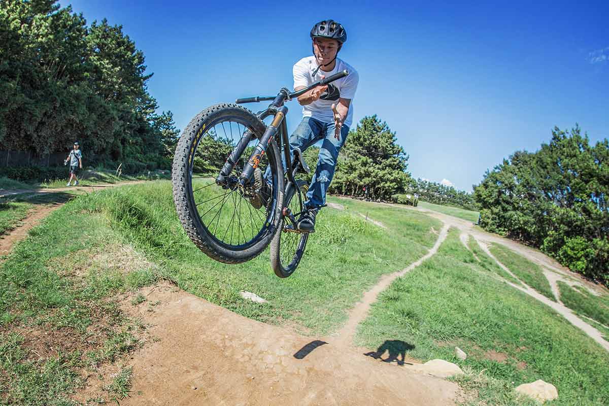 幕張 Shara シャラ君 akaMOZU バースピン